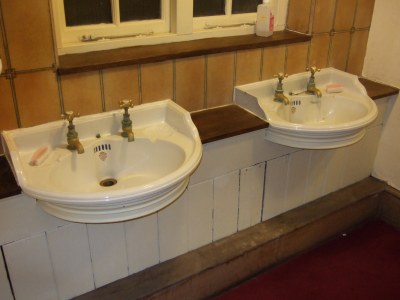 1913 washbasins